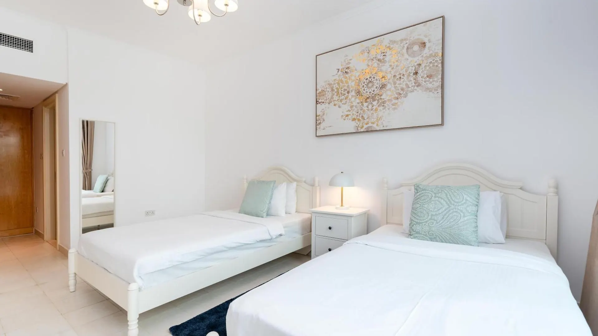 Lux Bnb I Turia Tower I Lake & Garden View 迪拜 0*,  阿拉伯联合酋长国