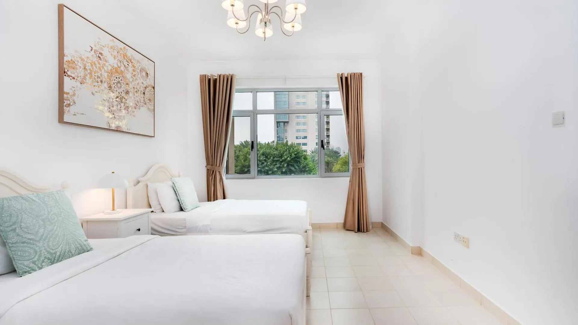 Lux Bnb I Turia Tower I Lake & Garden View 迪拜 阿拉伯联合酋长国