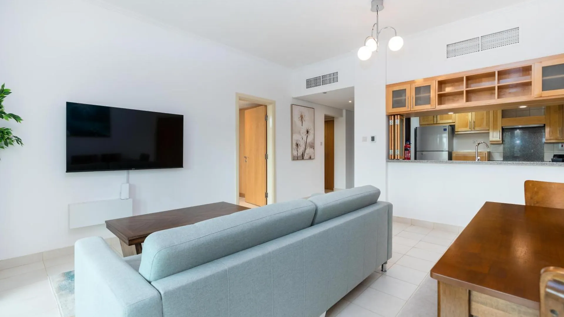 Lux Bnb I Turia Tower I Lake & Garden View 迪拜 公寓