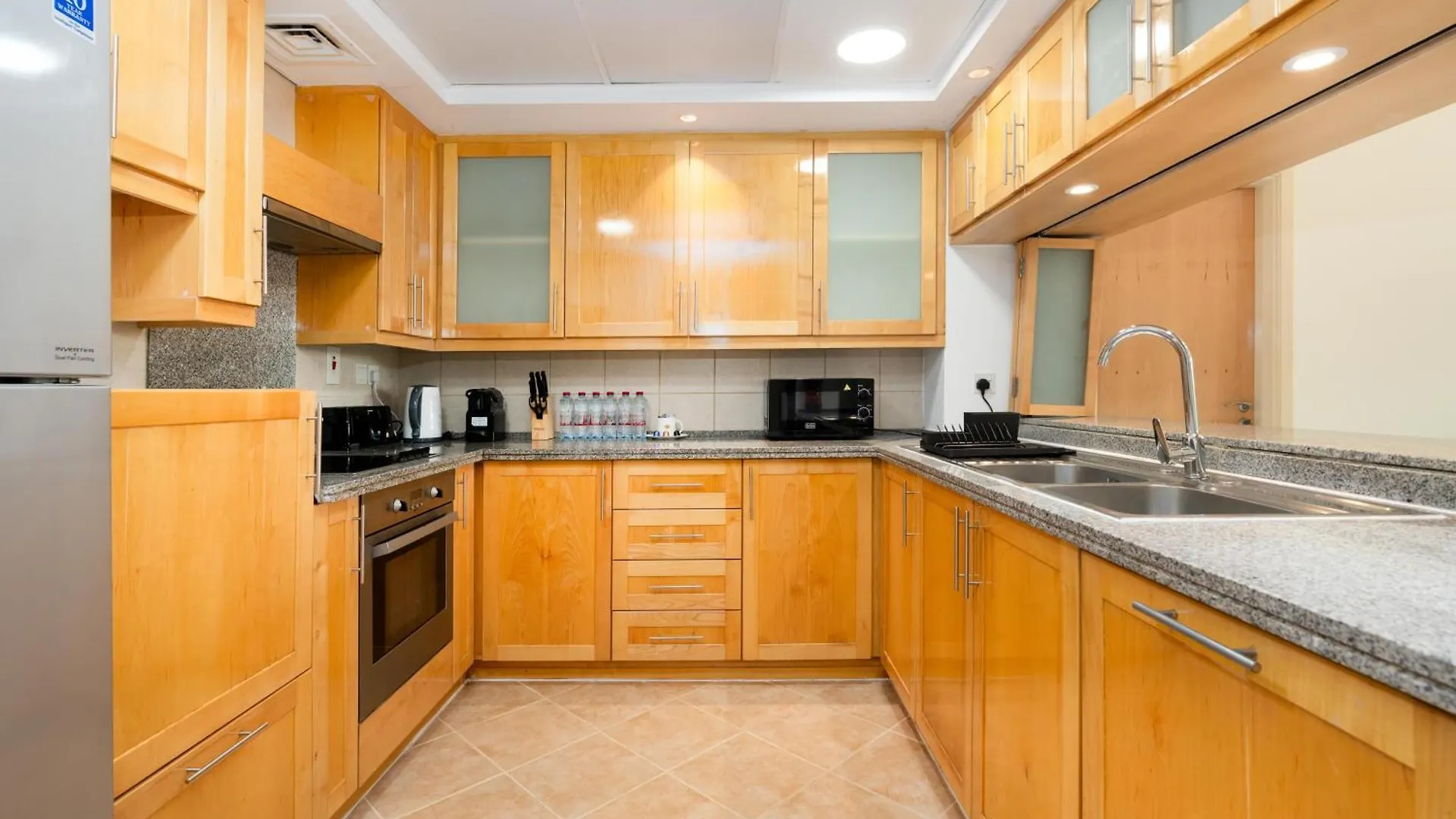 아파트 Lux Bnb I Turia Tower I Lake & Garden View 두바이