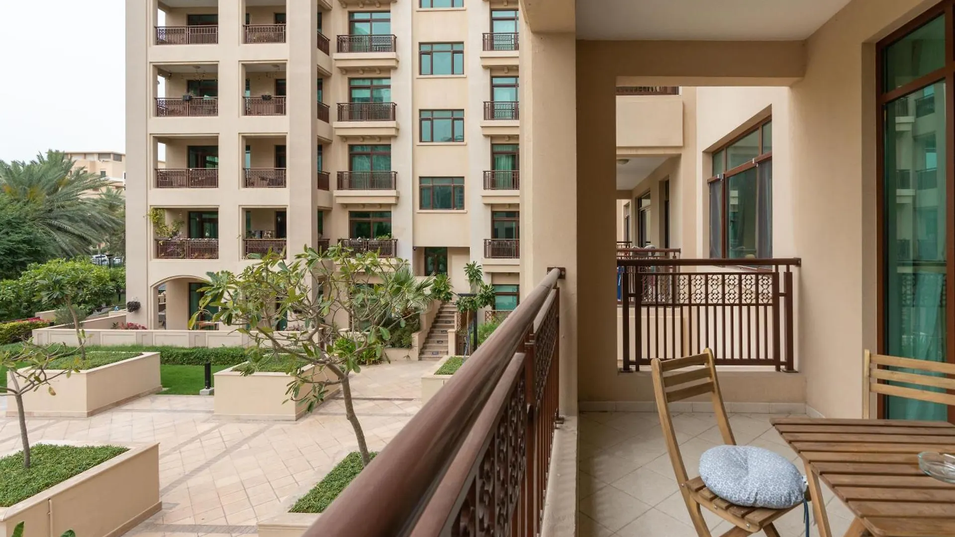 아파트 Lux Bnb I Turia Tower I Lake & Garden View 두바이