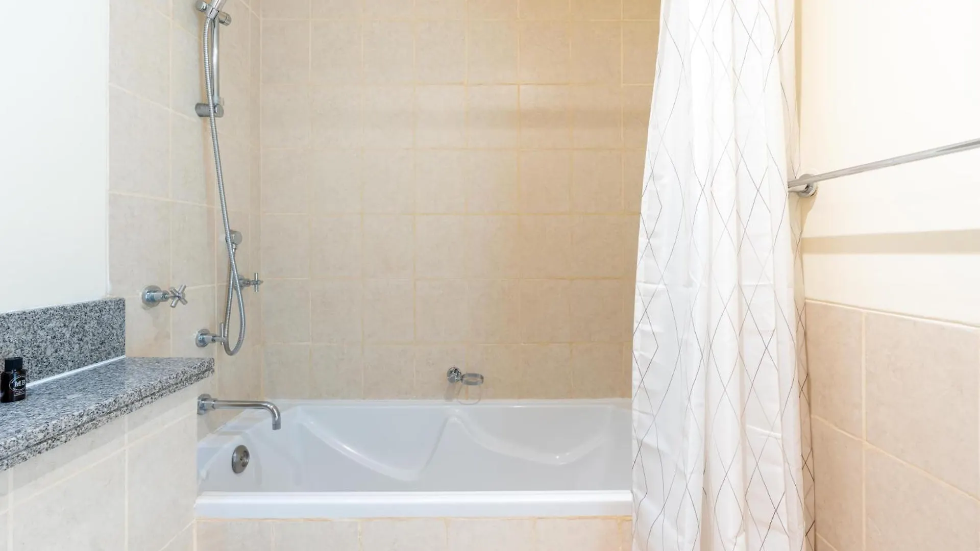 아파트 Lux Bnb I Turia Tower I Lake & Garden View 두바이